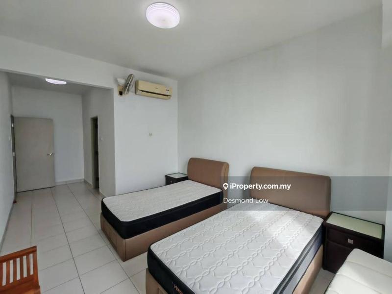 For Sale - 10 Island Resort