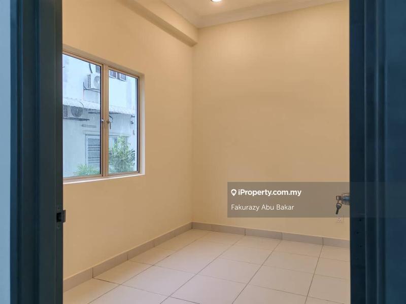 Townhouse for Sale in Alam Perdana, Puncak Alam by Fakurazy Abu Bakar - iProperty.com.my