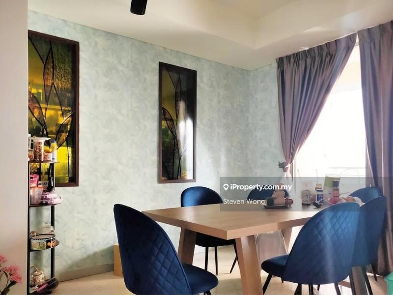 For Sale - 2 Hampshire