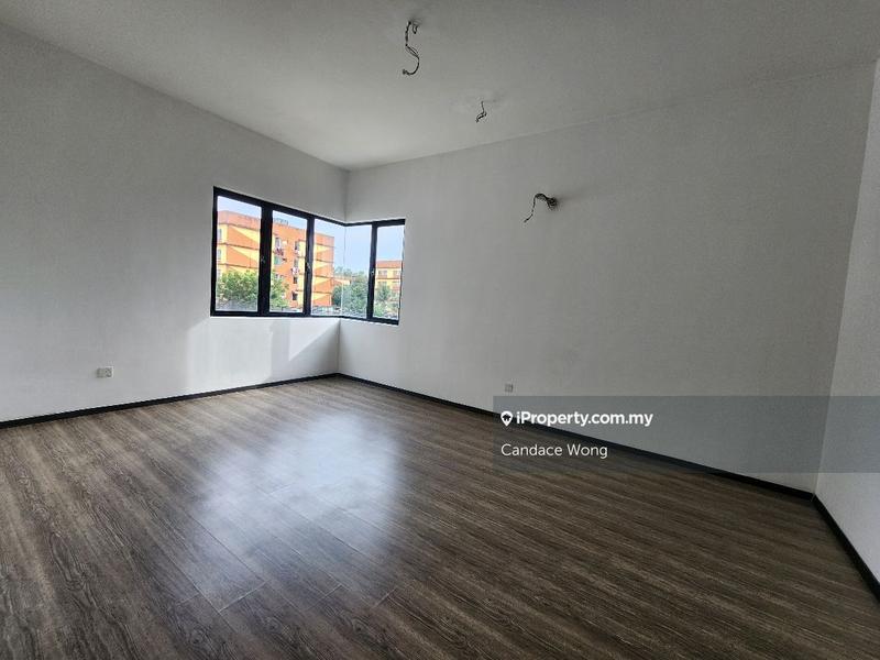 Rumah Berkembar untuk Dijual di Taman Villa Perdana, Kajang oleh Candace Wong - iProperty.com.my