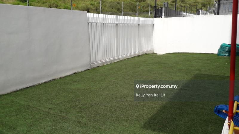 Bungalow House untuk Dijual di Taman Melawati, Ulu Kelang oleh Kelly Yan Kai Lit - Long private backyard garden - iProperty.com.my