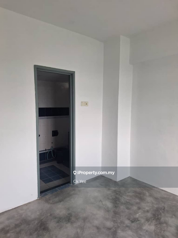 Condominium for Sale in Vista Komanwel B by Ck Yee - iProperty.com.my