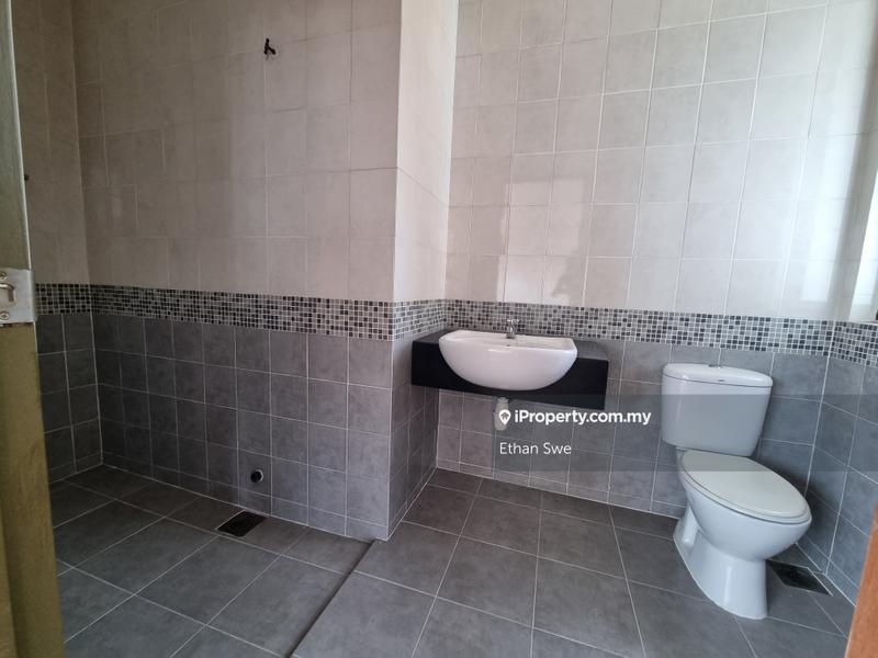 Bungalow House for Sale in Bukit Rahman Putra, Sungai Buloh by Ethan Swe - iProperty.com.my