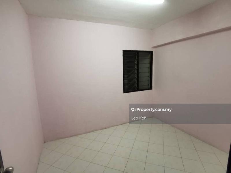 Apartment for Sale in Pangsapuri Vista Serdang by Leo Koh - iProperty.com.my