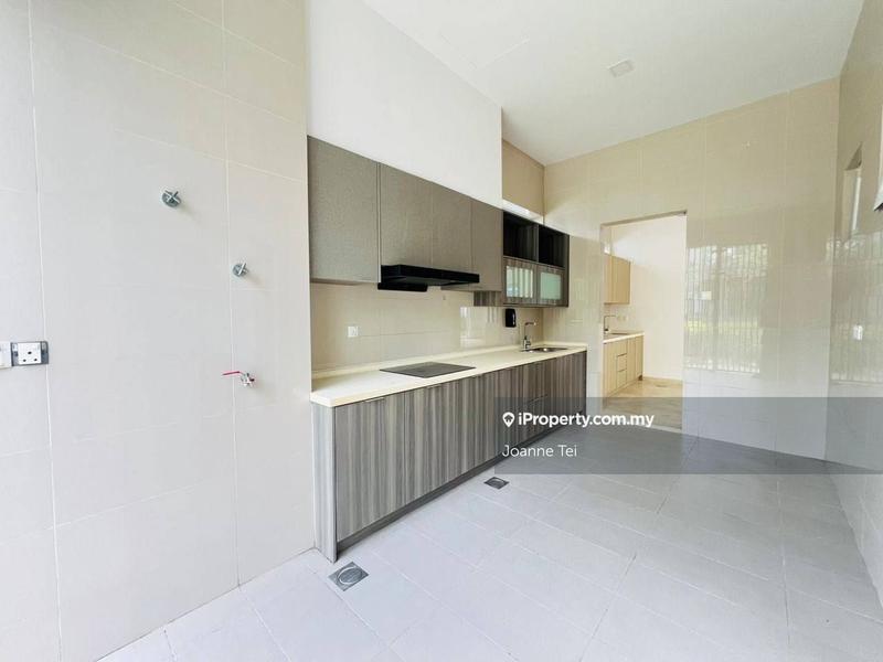 Bungalow House for Sale in Lakefront Villa, Cyberjaya by Joanne Tei - iProperty.com.my