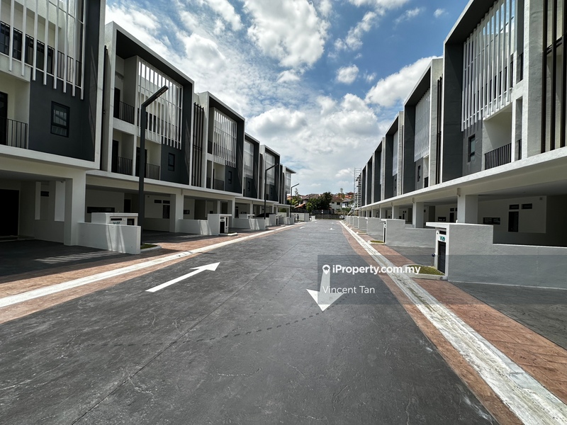 Rumah Teres 3-Tingkat untuk Dijual di Bukit Rahman Putra, Sungai Buloh oleh Vincent Tan - iProperty.com.my