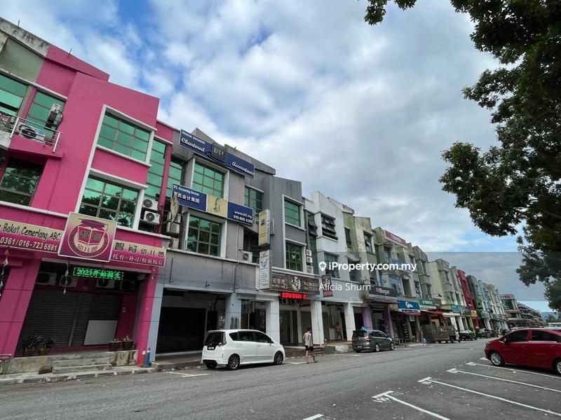 For Rent - Desa Cemerlang