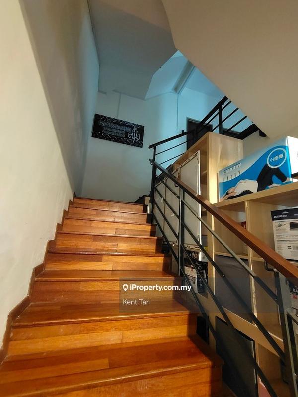 Rumah Berangkai 2.5 Tingkat untuk Dijual di Suria Tropika, Seri Kembangan oleh Kent Tan - iProperty.com.my