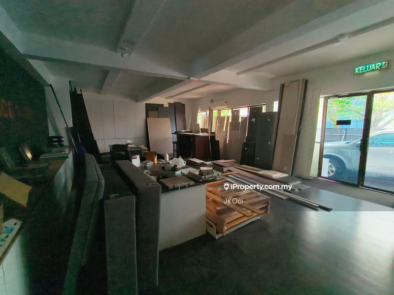 For Sale - Taman Perusahaan Pelangi