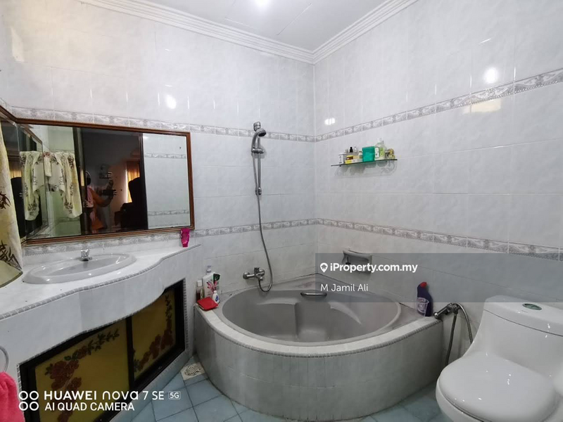 Bungalow House for Sale in Kampung Melayu, Kluang by M Jamil Ali - iProperty.com.my