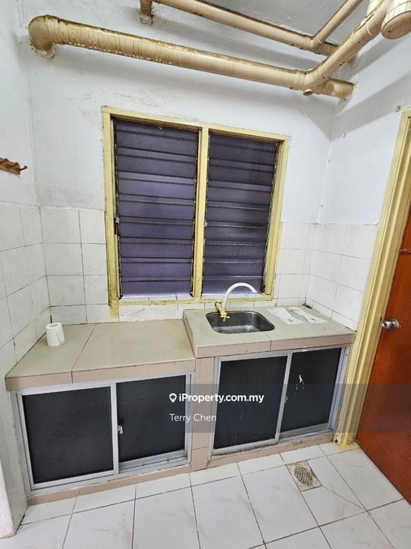Apartment for Sale in Pangsapuri Vista Serdang by Terry Chen - iProperty.com.my