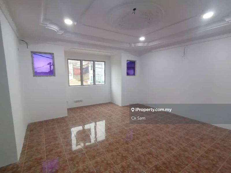 Semi-Detached House for Sale in Taman Waterfall, Rawang by Ck Sam - iProperty.com.my