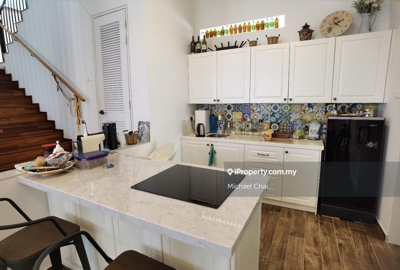 Bungalow House untuk Dijual di Jalan Villa 2/1, Lake Front Villa, Cyberjaya oleh Michael Chai - iProperty.com.my