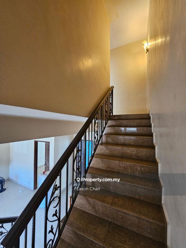 Rumah Teres 3-Tingkat untuk Dijual di Batu 9, Cheras oleh Eason Chan - iProperty.com.my