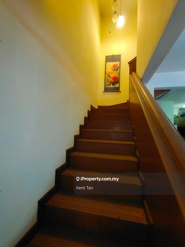 2-storey Terraced House for Sale in Taman Pinggiran Putra, Seri Kembangan by Kent Tan - iProperty.com.my