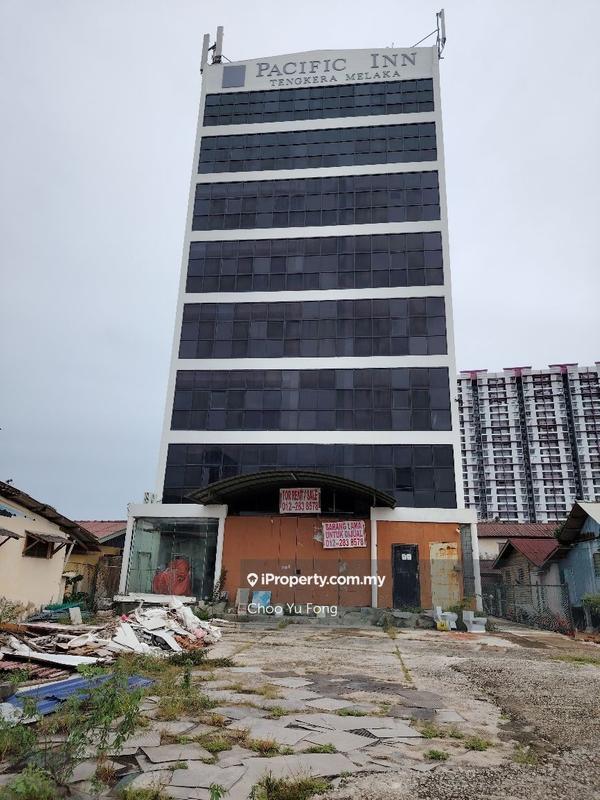 For Sale - Freehold Comercial Building and Land