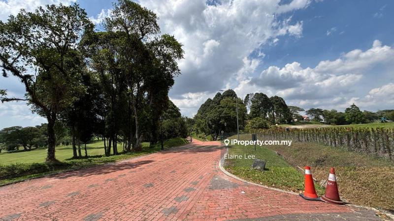 Overview of the Surrounding Environment and View