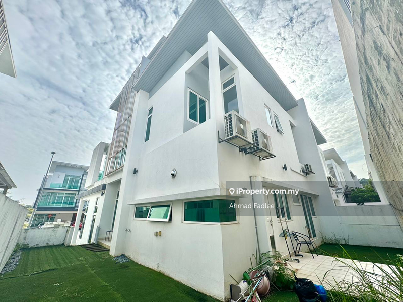 Rumah Berkembar untuk Dijual di Clover Garden Residence, Cyberjaya oleh Ahmad Fadlee - iProperty.com.my