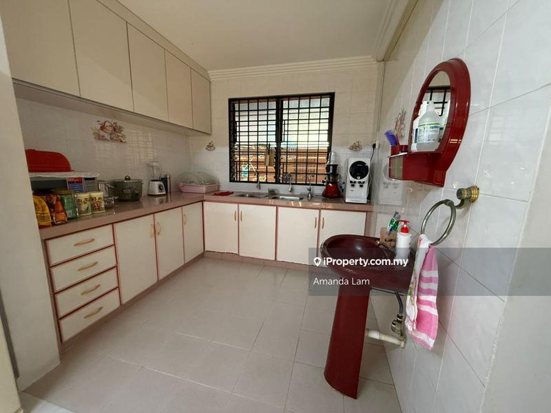 Semi-Detached House for Sale in Taman Free School, Jelutong by Amanda Lam - iProperty.com.my