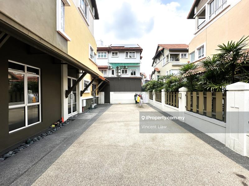 Semi-Detached House for Sale in Damansara Legenda, Ara Damansara by Vincent Liaw - iProperty.com.my