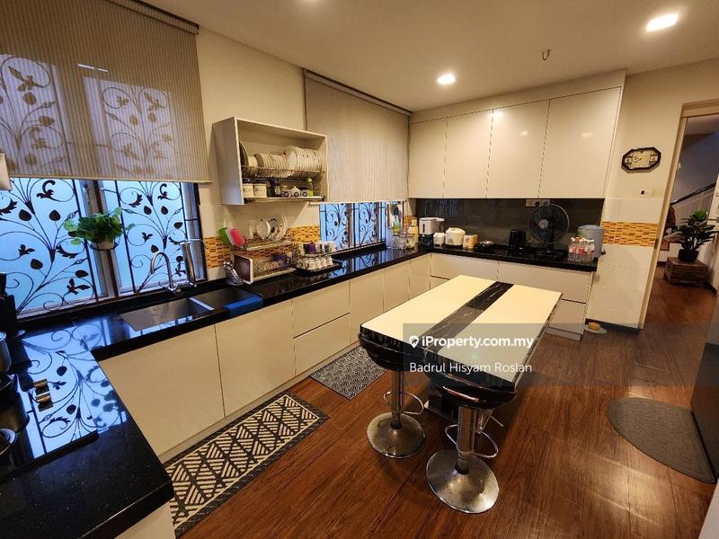 Rumah Berkembar untuk Dijual di Anjung Suasana Bandar Seri Putra Bangi, Bangi oleh Badrul Hisyam Roslan - iProperty.com.my