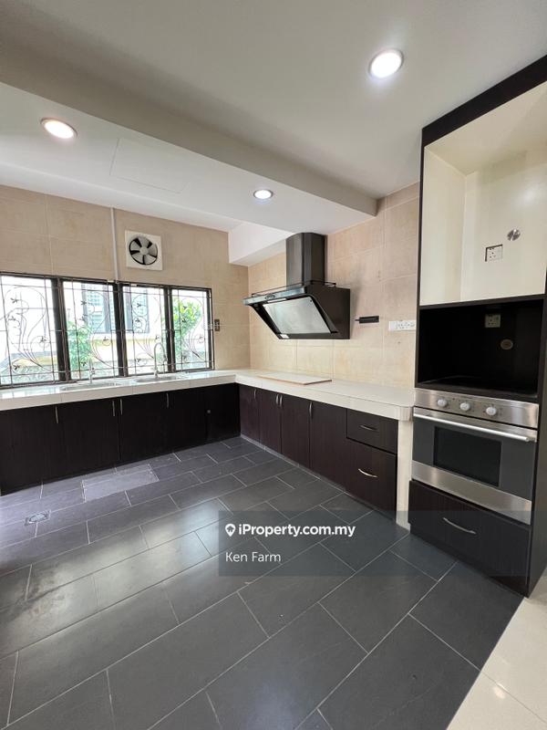 Rumah Berangkai 3 Tingkat untuk Dijual di The Peak cheras, Taman bukit prima, Cheras oleh Ken Farm - iProperty.com.my