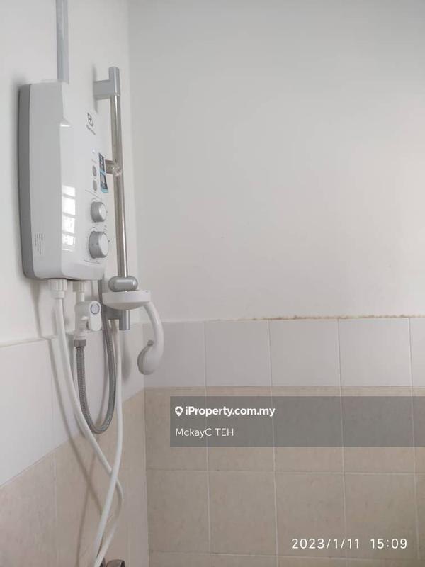 Rumah Berangkai 2.5 Tingkat untuk Disewa di Taman Putra Permai, Seri Kembangan oleh MckayC TEH - iProperty.com.my