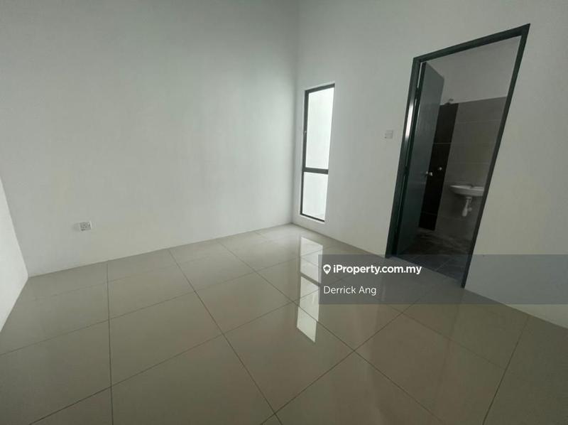 Semi-Detached House for Sale in Taman Scientex Rawang, Rawang by Derrick Ang - iProperty.com.my