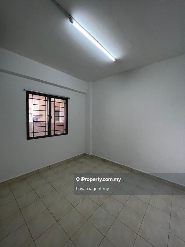 For Sale - Pangsapuri Saujana Gombak