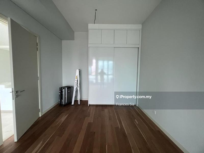 For Sale - Vogue Suites One