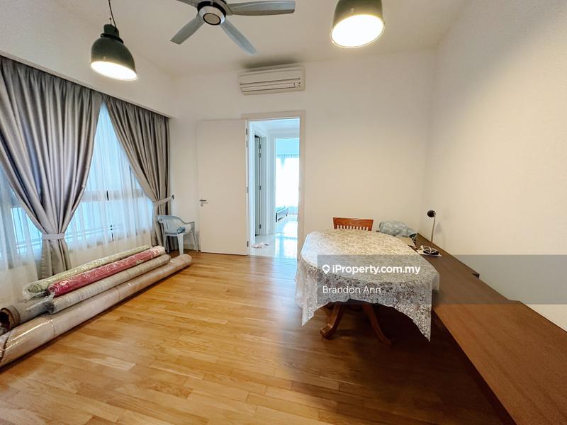 Residensi Servis untuk Dijual di The Greens oleh Brandon Ann - FAMILY TV AREA - iProperty.com.my