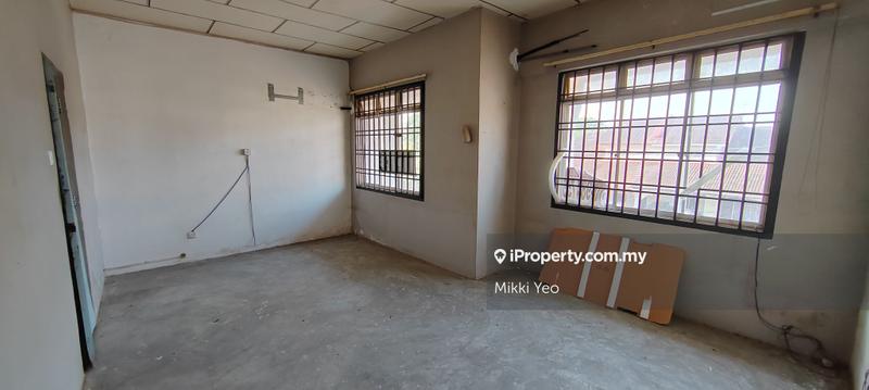 Kedai untuk Dijual di Taman Megah Ria, Masai oleh Mikki Yeo - iProperty.com.my