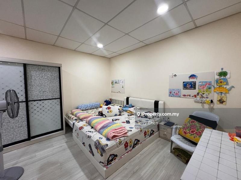 Semi-Detached House for Sale in Taman Bukit Serdang, Seri Kembangan by Terry Chen - iProperty.com.my