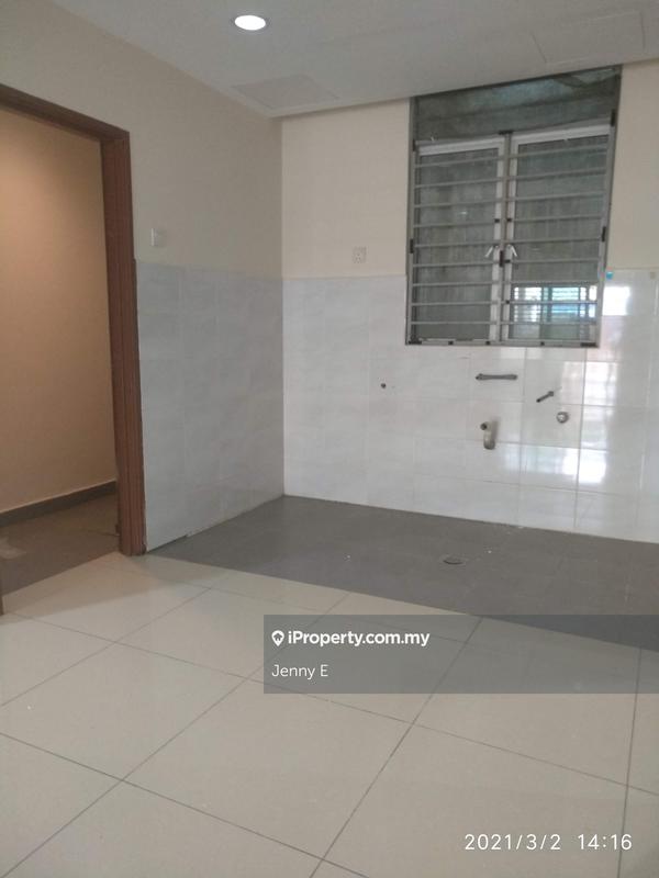 Rumah Bandar untuk Dijual di Taman Bukit Serdang, Seri Kembangan oleh Jenny E - iProperty.com.my