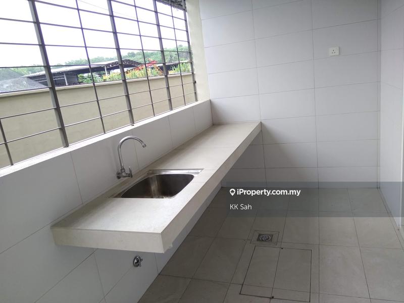 Rumah Berangkai 3 Tingkat untuk Dijual di Taman Seri Segar, Semenyih oleh KK Sah - iProperty.com.my