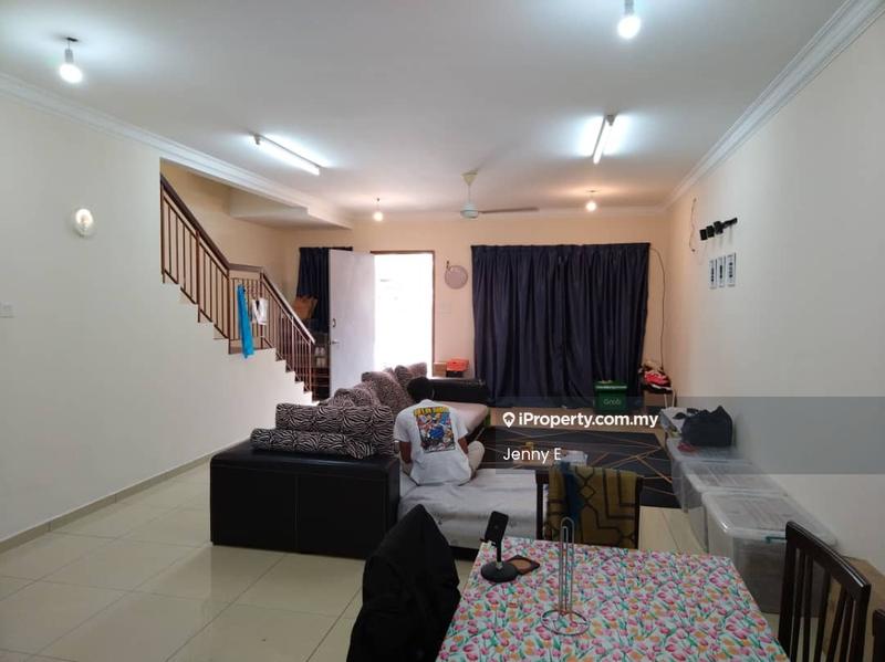 2-storey Terraced House for Sale in Taman Bukit Serdang, Seri Kembangan by Jenny E - Living Room - iProperty.com.my