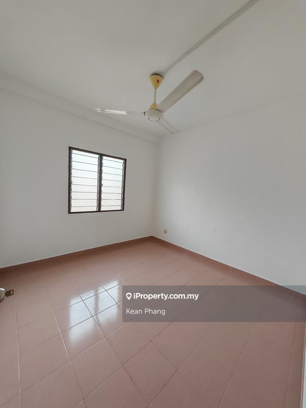 Apartment for Sale in Putra Permai Block B by Kean Phang - iProperty.com.my