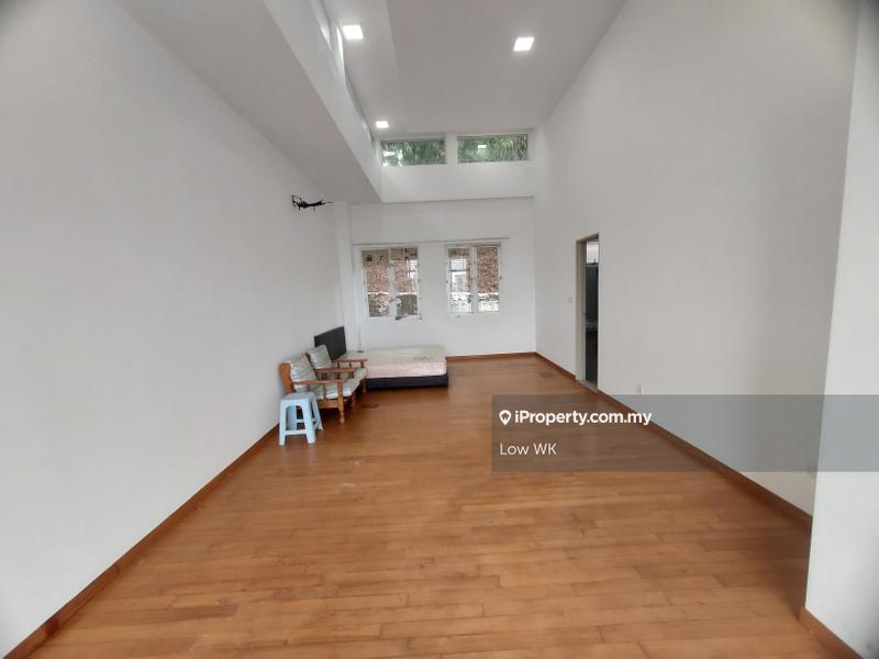 4.5-storey Terraced House for Sale in Happy Garden, Kuchai Lama by Low WK - iProperty.com.my