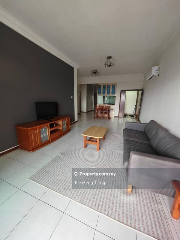 For Rent - Molek Pine 1