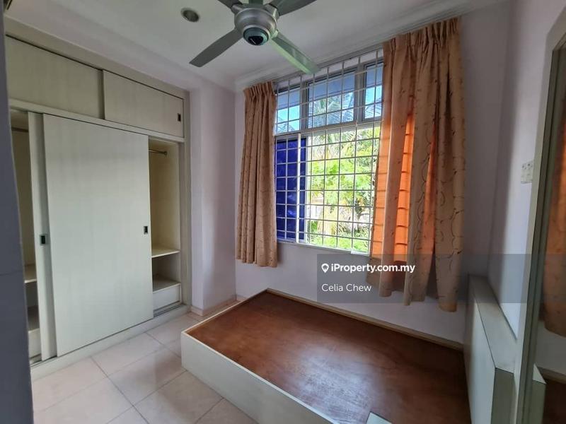 Townhouse for Sale in Taman Bukit Cheng, Cheng by Celia Chew - iProperty.com.my