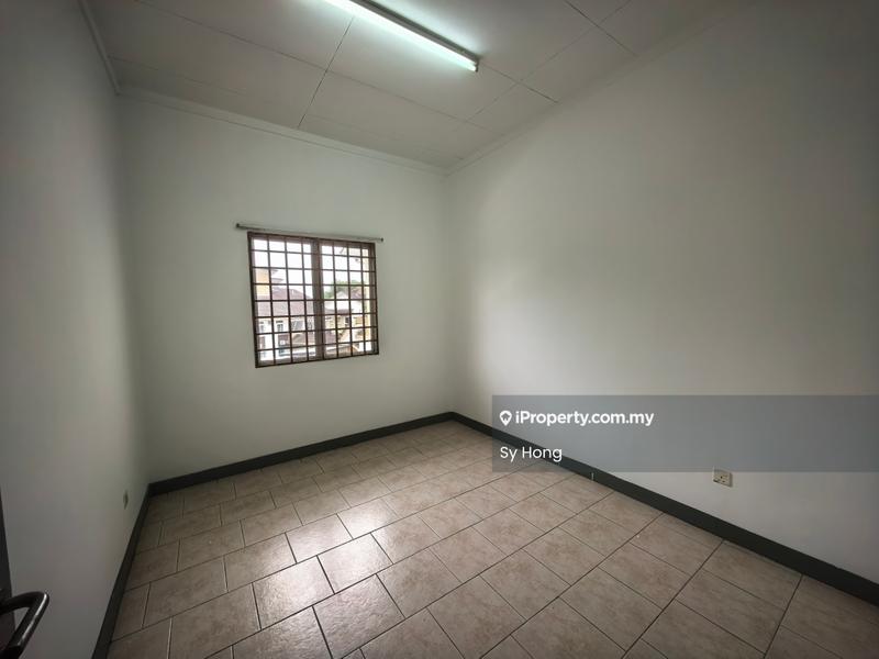 Townhouse for Sale in Kota Kemuning, Shah Alam by Sy Hong - iProperty.com.my