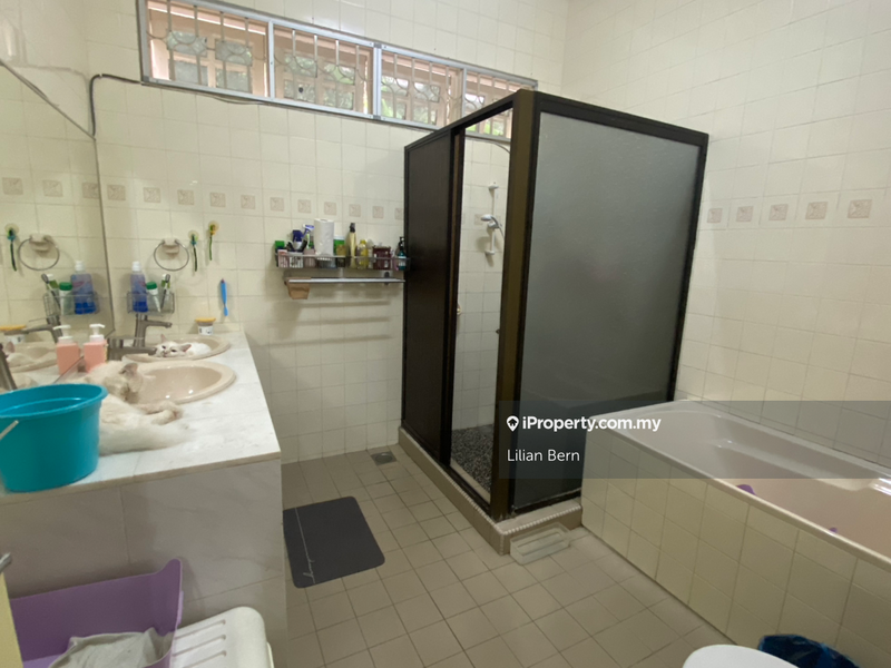 Bungalow House for Sale in Jalan SS12, Subang Jaya by Lilian Bern - iProperty.com.my