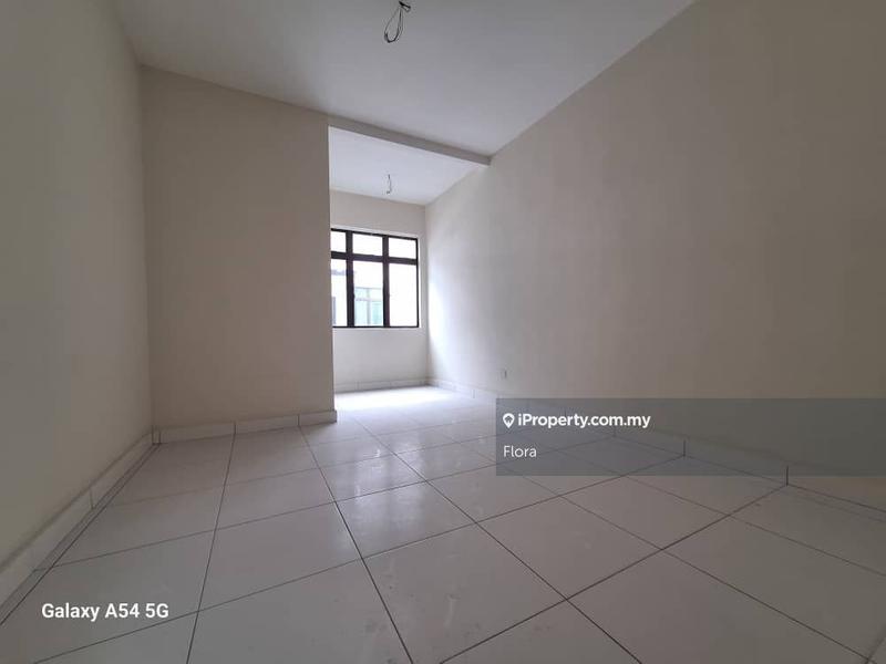 Rumah Teres 2-Tingkat untuk Dijual di Lakeside Residences, Puchong oleh Flora - iProperty.com.my