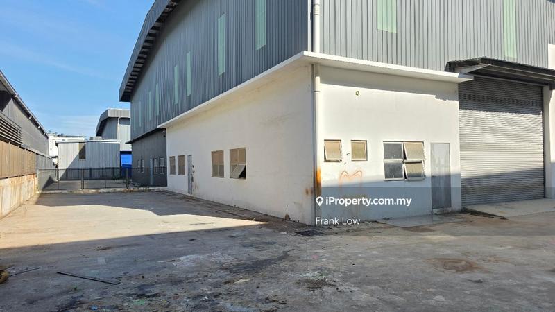 For Rent - INDUSTRI NAUTICAL, 928 CORPORATE PARK, 3.5STY SEMI-D FACTORY WITH LIFT,
