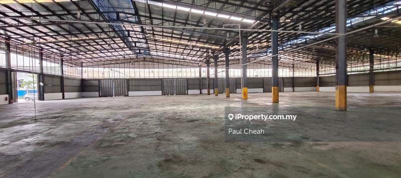 For Rent - Huge Warehouse and Factory For Rent in Kota Damansara, Petaling Jaya.