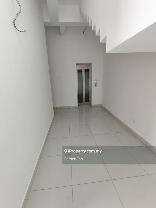 Rumah Berangkai 3.5 Tingkat untuk Dijual di Empire Residence, Damansara Perdana oleh Patrick Tan - iProperty.com.my