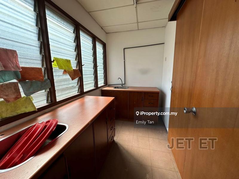 Shop-Office for Rent in Bandar Bukit Tinggi, Klang by Emily Tan - iProperty.com.my
