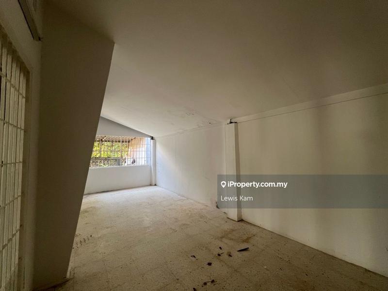 Bungalow House for Sale in Tanjung Bungah, Penang by Lewis Kam - iProperty.com.my