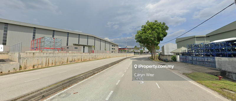 For Rent - GOOD SPEC 4.2 acres detached factory with LOADING BAYs for rent at Proton City