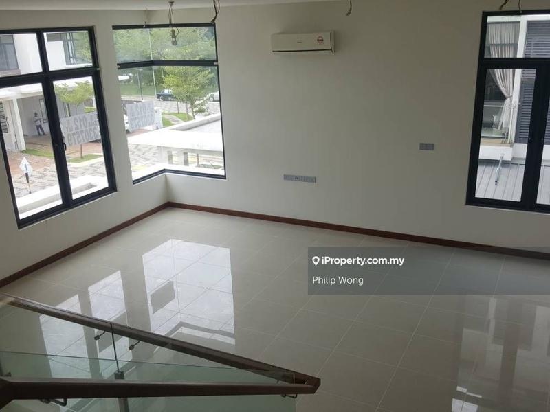 Rumah Teres 3-Tingkat untuk Dijual di Taman Equine, Seri Kembangan oleh Philip Wong - iProperty.com.my